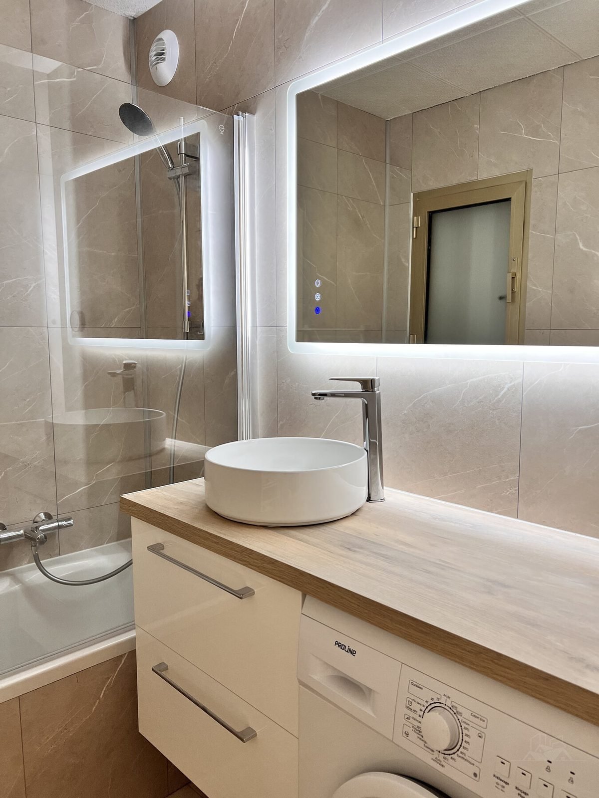 Renovated 3-room 42 m² + terrace, Virgiles