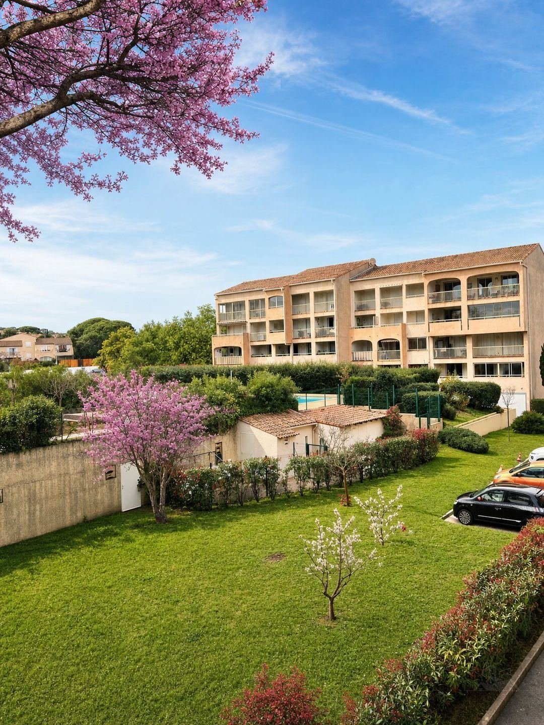 Renovated 3-room 42 m² + terrace, Virgiles